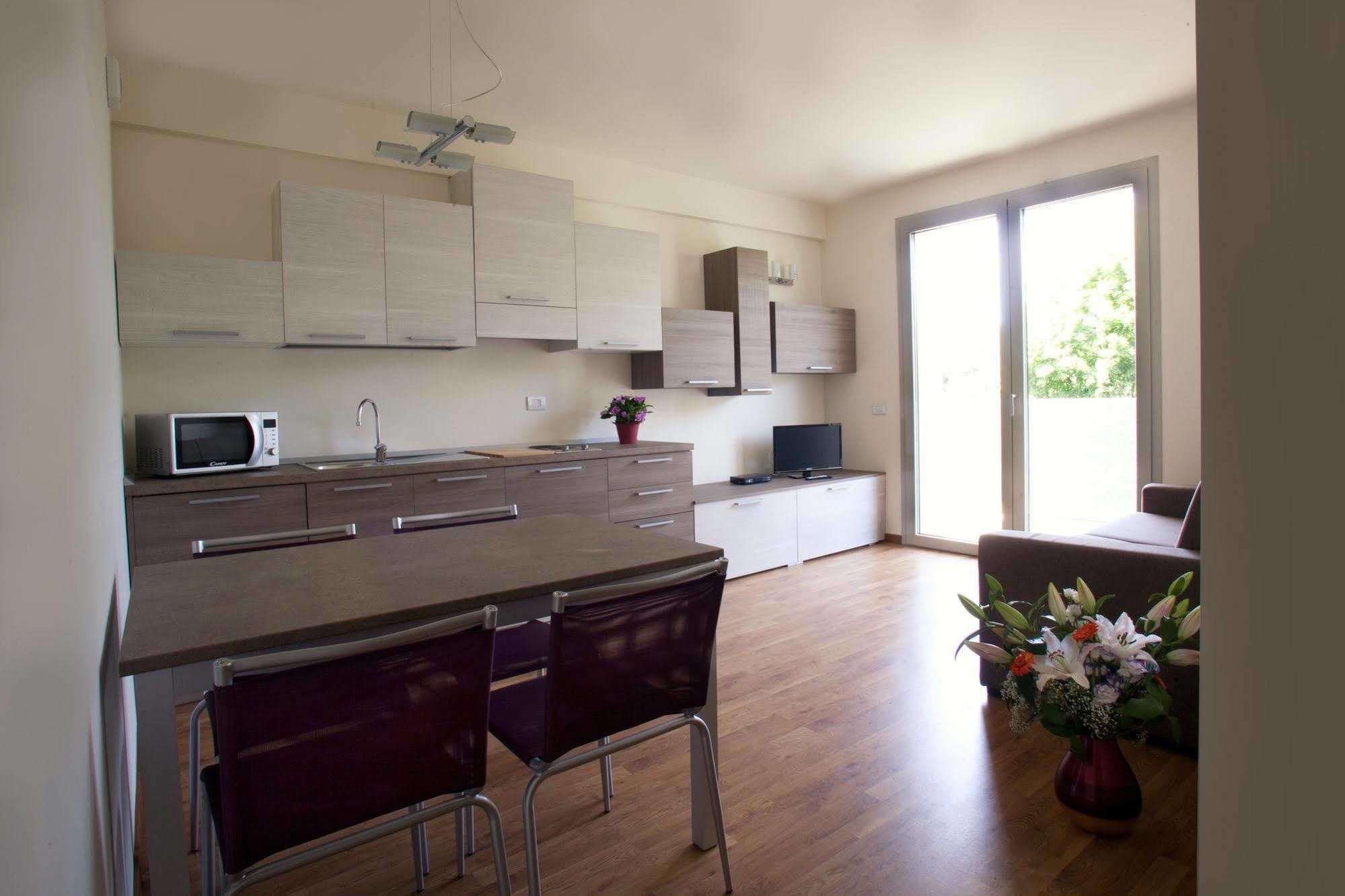 Residence Le Querce Cernusco Sul Naviglio Exterior foto