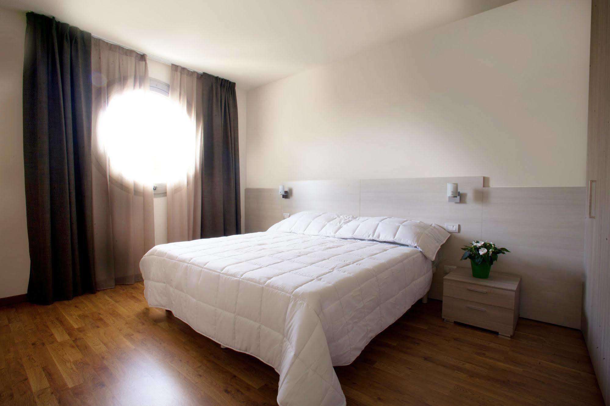 Residence Le Querce Cernusco Sul Naviglio Exterior foto